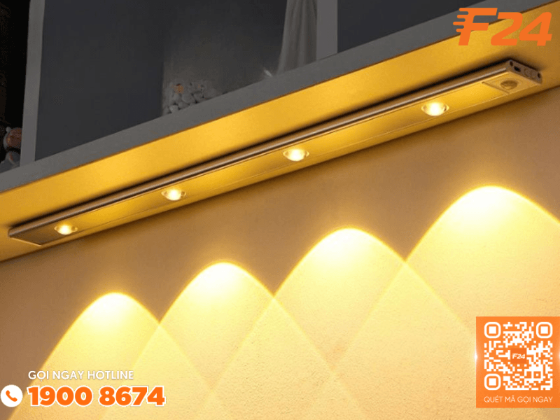 Đ&egrave;n tu&yacute;p led k&iacute;nh trong d&ugrave;ng trang tr&iacute;
