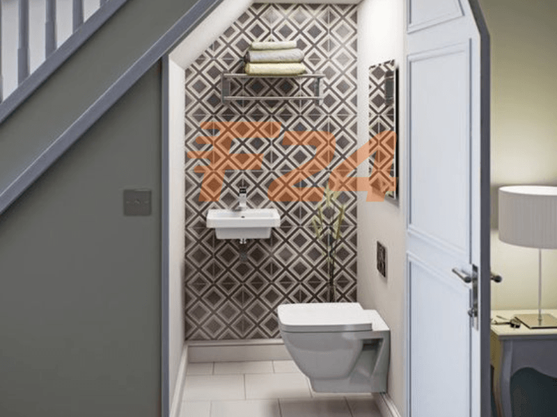 phong tam duoi gam cau thang