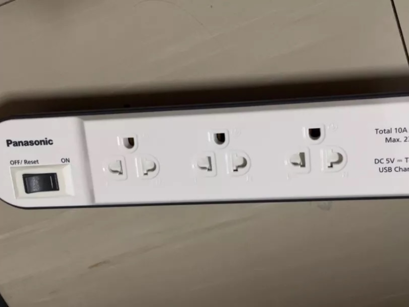 Ổ cắm có dây – USB Panasonic WCHG243322W-G Ổ cắm có dây - USB Panasonic WCHG243322W-G