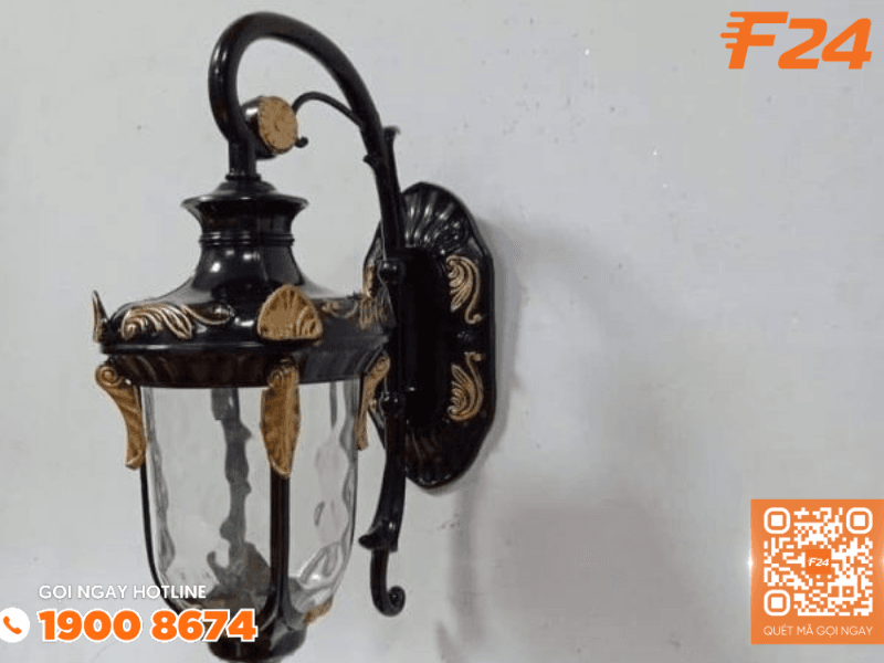 Đ&egrave;n chiếu s&aacute;ng cầu thang