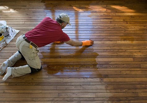 Cách làm sạch sàn gỗ cực đơn giản, giúp gỗ bóng như mới 4 Cách làm sạch sàn gỗ cực đơn giản, giúp gỗ bóng như mới 4