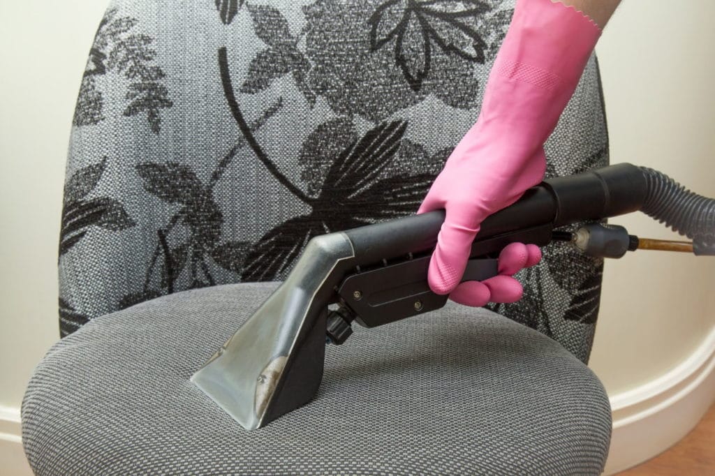 ve sinh ghe xoay van phong