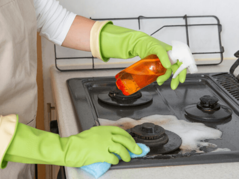 L&agrave;m sạch vết bẩn bằng giấm trắng