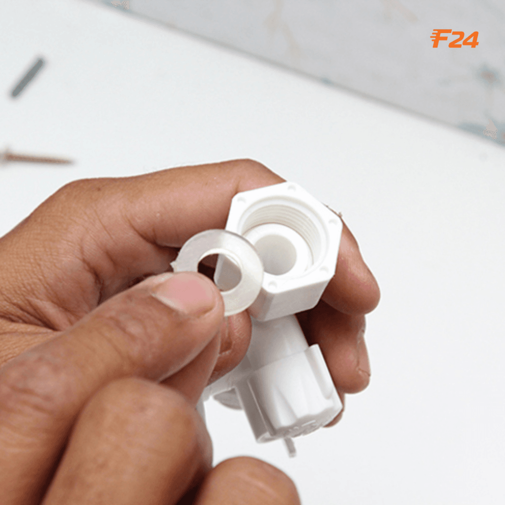 meo ve sinh may nuoc nong truc tiep don gian tai nha 1