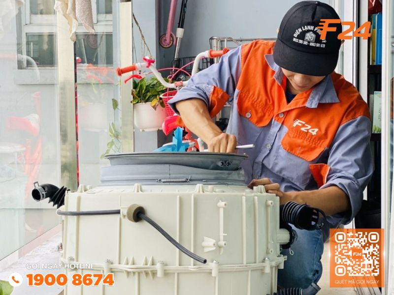 Quy trình vệ sinh máy giặt chuyên nghiệp F24 Quy trình vệ sinh máy giặt chuyên nghiệp F24