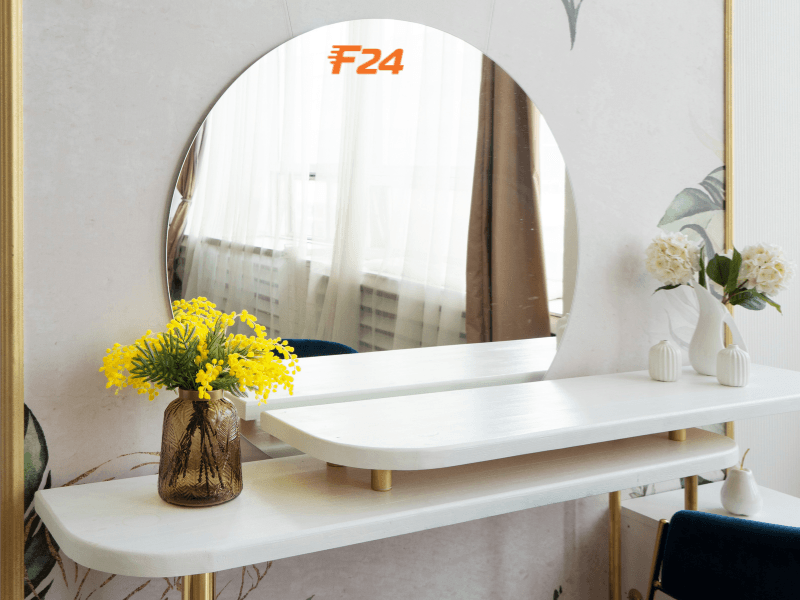 B&agrave;n trang điểm rẻ