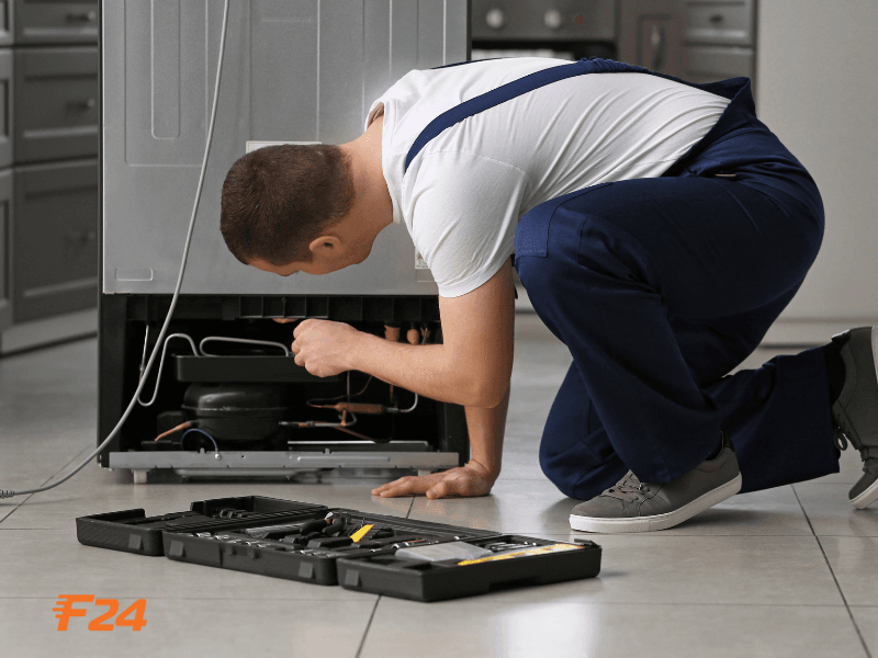 Tủ lạnh bị đ&oacute;ng đ&aacute; ngăn m&aacute;t
