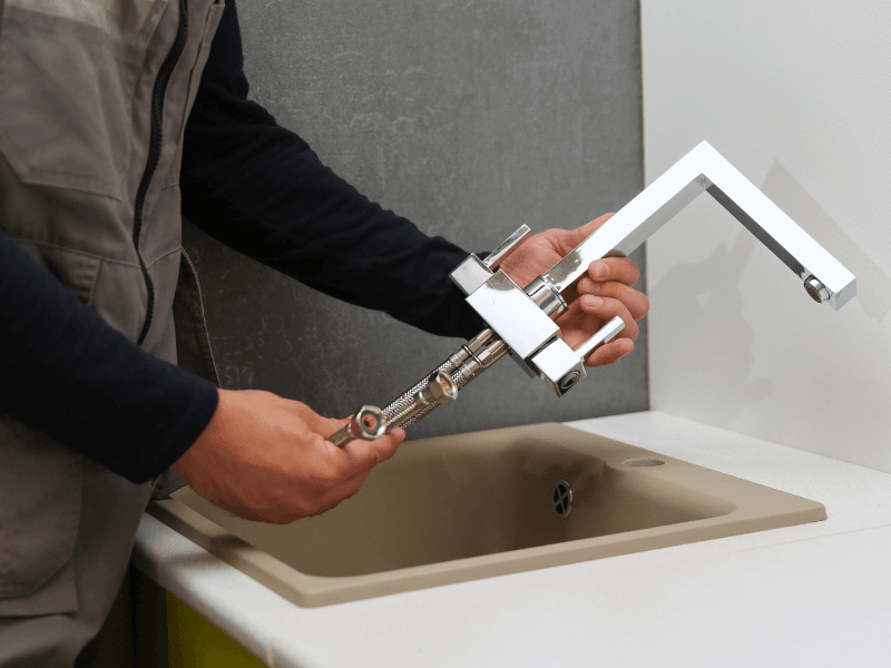 Tư vấn chọn mua vòi nước phù hợp với nội thất gia đình 4 Vòi cảm ứng