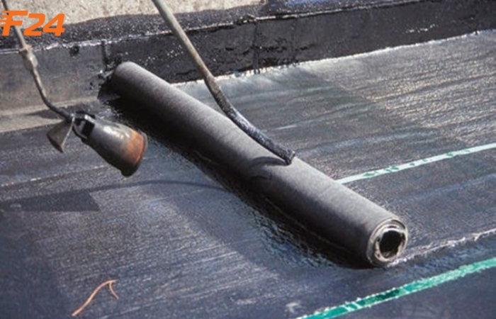 Chống thấm trần nhà bằng nhựa đường kết hợp với tấm trải Bitum membrane Chống thấm trần nhà bằng nhựa đường kết hợp với tấm trải Bitum membrane