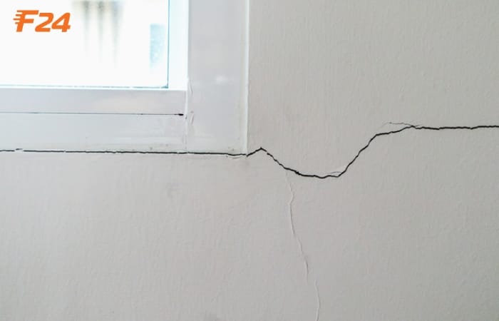 vết nứt tường nhỏ