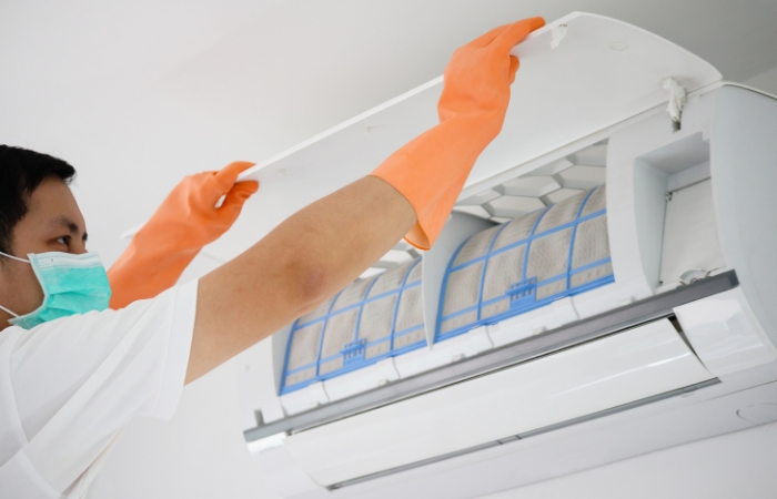 Tự vê sinh máy lạnh Asanzo tại nhà có thiết kiệm chi phí và chủ động hơn trong việc bảo dưỡng thiết bị tự vệ sinh máy lạnh Asanzo tại nhà