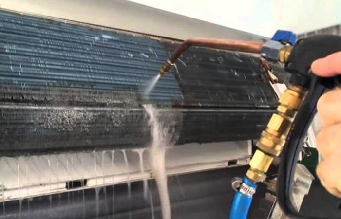 Vòi xịt vệ sinh máy lạnh giúp loại bỏ bụi bẩn dễ dàng vòi xịt vệ sinh máy lạnh