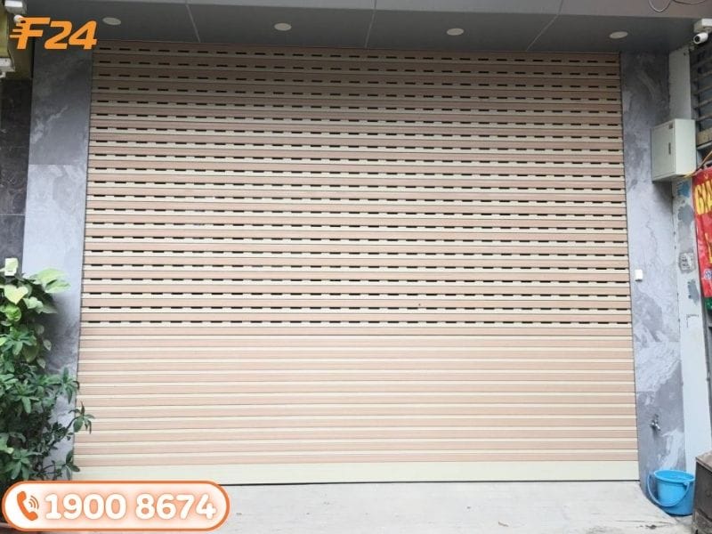 lắp đặt cửa cuốn khe tho&aacute;ng gi&aacute; rẻ