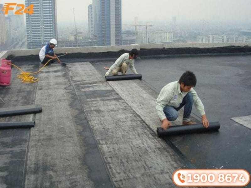 c&aacute;ch chống thấm s&acirc;n thượng bằng m&agrave;ng d&aacute;n bitum