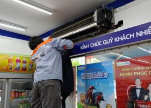 Làm sạch máy lạnh tết