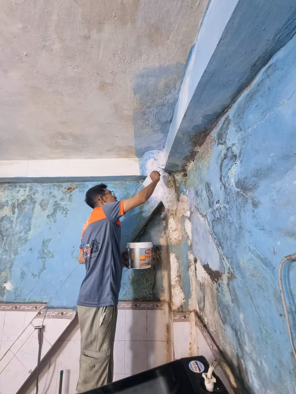 thi c&ocirc;ng chống thấm tường gi&aacute; tốt