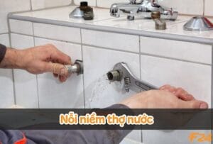 Nỗi niềm của thợ nước: Nghề “làm dâu trăm họ”
