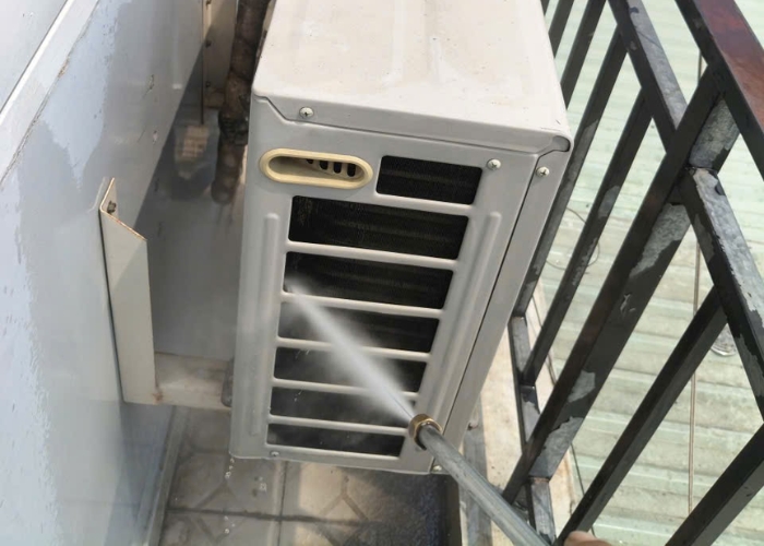 vệ sinh d&agrave;n n&oacute;ng