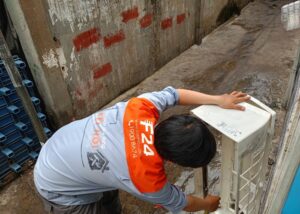 Dịch vụ vệ sinh máy lạnh của F24