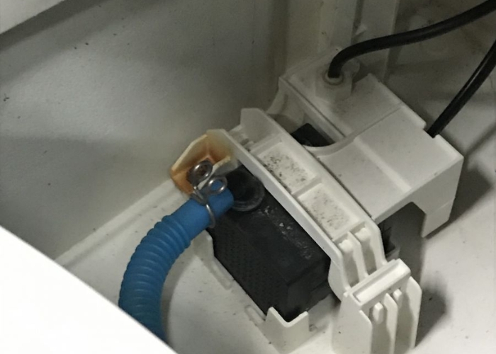 Bơm cấp nước bị hỏng khiến quạt điều hòa không lên nước Bơm cấp nước bị hỏng