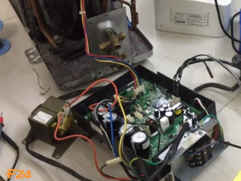 Chuyên sửa board máy lạnh – Chia sẻ từ thợ F24 Vietnam 1 Board máy lạnh