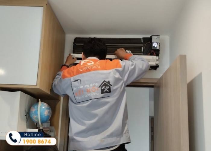 vệ sinh m&aacute;y lạnh định kỳ