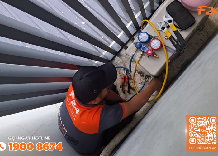 Thợ điện lạnh F24 kiểm tra và chuẩn đoán sơ bộ các hư hỏng của máy lạnh bị xì gas Kiểm tra máy lạnh