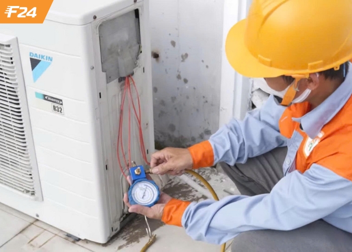 Thực hiện thử xì dàn nóng máy lạnh