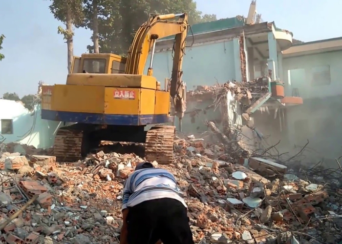 Báo giá dịch vụ tháo dỡ nhà cũ chuyên nghiệp tại TP.HCM 12 hạng mục tháo dỡ nhà cấp 4