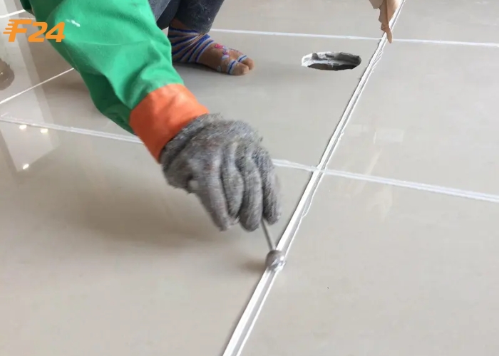 Chít mạch gạch bằng xi măng trắng chít mạch gạch