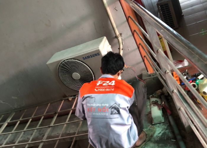 Thợ F24 tiến hành sửa chữa sau máy lạnh Sửa chữa máy lạnh