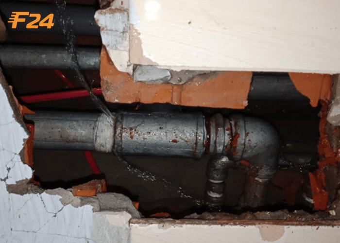 c&aacute;ch d&ograve; nước bị r&ograve; rỉ