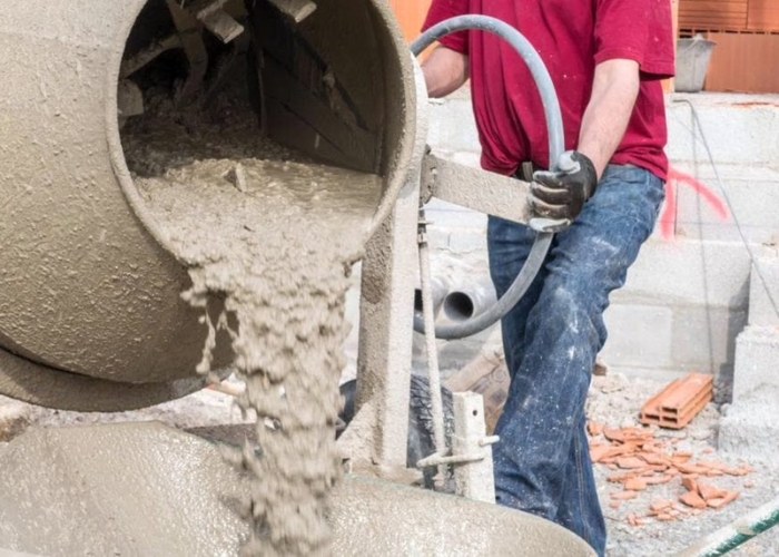 trộn vữa xây tường