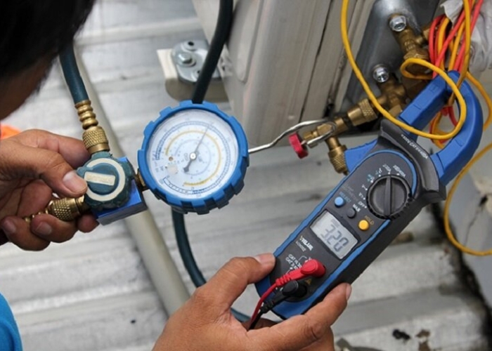 Kiểm tra v&agrave; nạp bổ sung gas