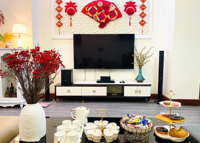 Sơn ph&ograve;ng kh&aacute;ch m&agrave;u trắng cho gia chủ mệnh Kim 