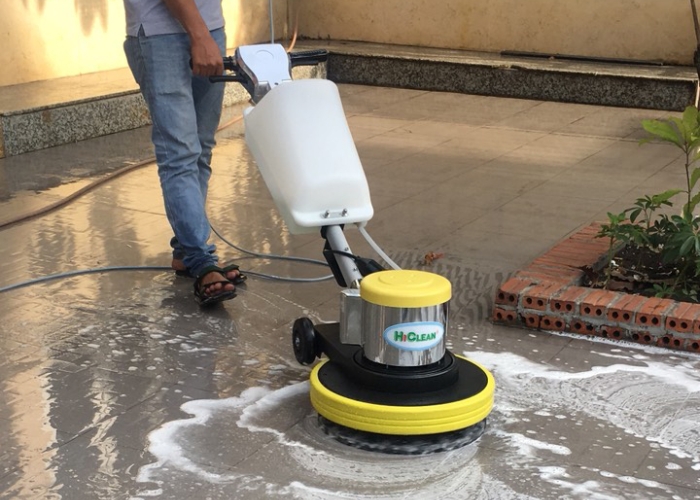 Vệ sinh s&agrave;n nh&agrave;