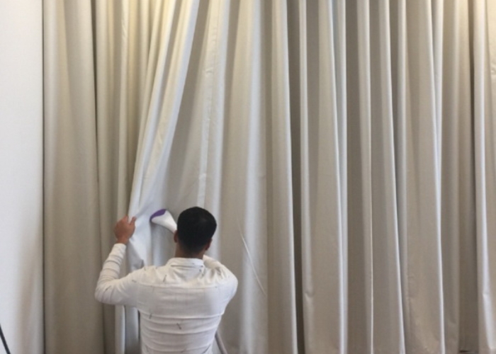 Vệ sinh rèm vải gấm bằng máy hơi nước Vệ sinh rèm vải nhung, vải gấm