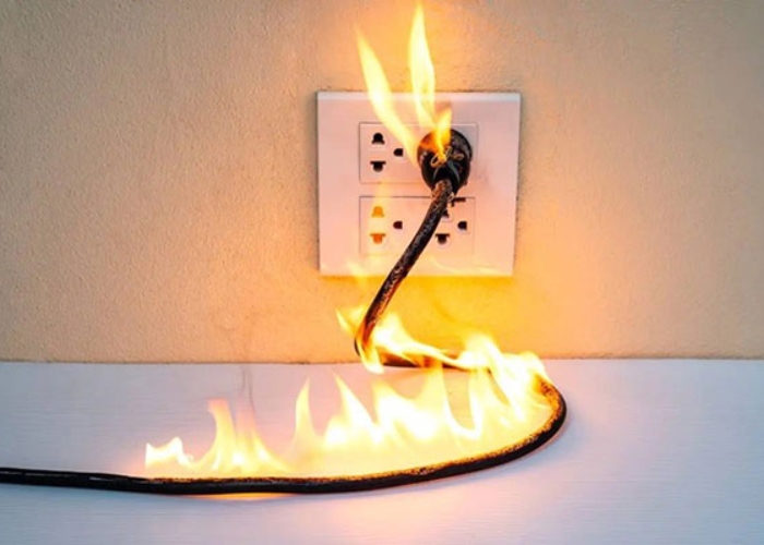 Dây điện cũ có gây cháy không