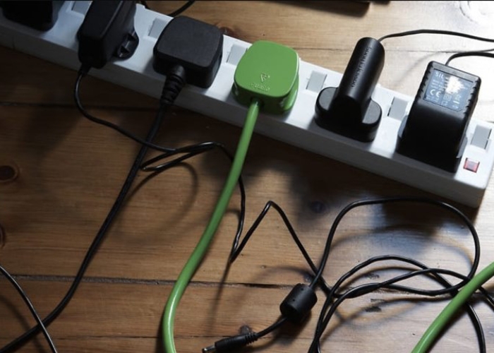 Sử dụng ổ cắm điện k&eacute;m chất lượng