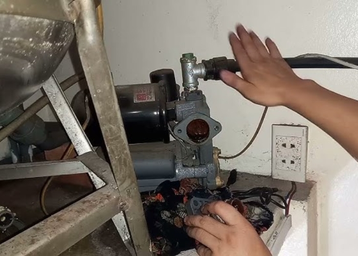 kiểm tra nguồn điện m&aacute;y bơm