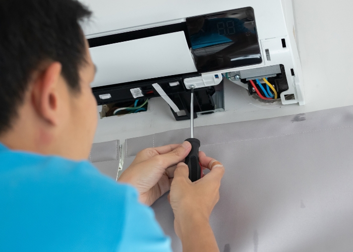 thay cảm biến nhiệt độ d&agrave;n lạnh