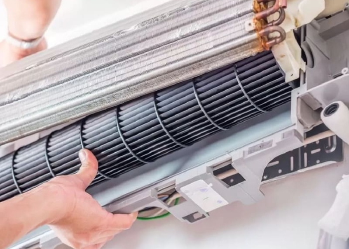 Kiểm tra quạt d&agrave;n lạnh