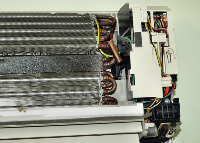 linh kiện m&aacute;y lạnh hư hỏng
