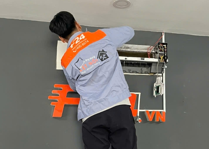 thợ sửa m&aacute;y lạnh