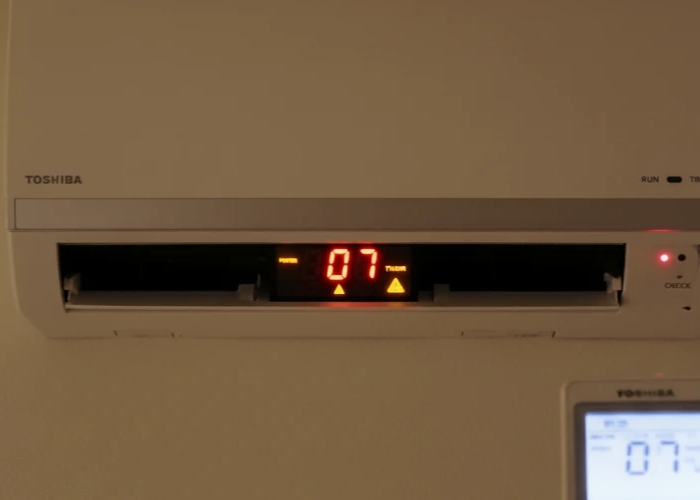 m&aacute;y lạnh toshiba b&aacute;o lỗi 07 