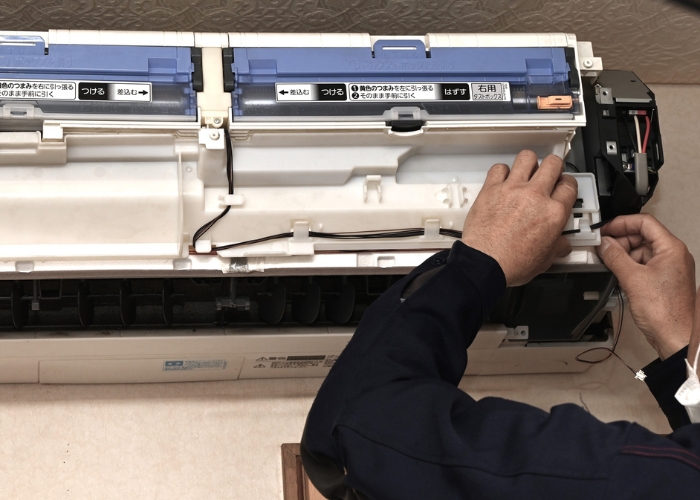 C&aacute;ch khắc phục m&aacute;y lạnh Toshiba b&aacute;o lỗi nh&aacute;y đ&egrave;n