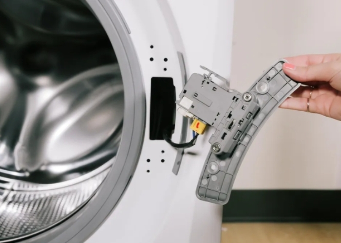 kiểm tra c&ocirc;ng tắc cửa