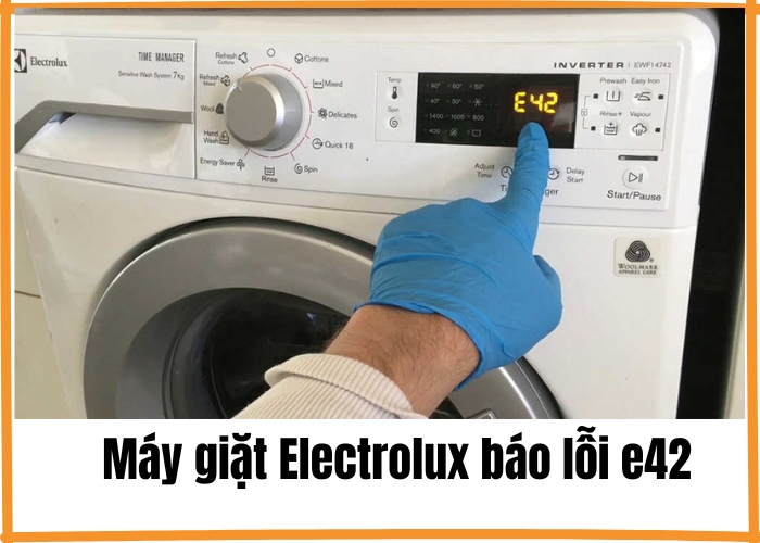 m&aacute;y giặt electrolux b&aacute;o lỗi e42