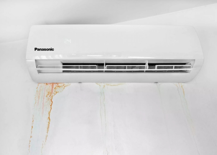 hậu quả m&aacute;y lạnh panasonic chảy nước