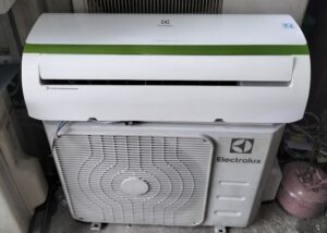 tháo lắp máy lạnh Electrolux